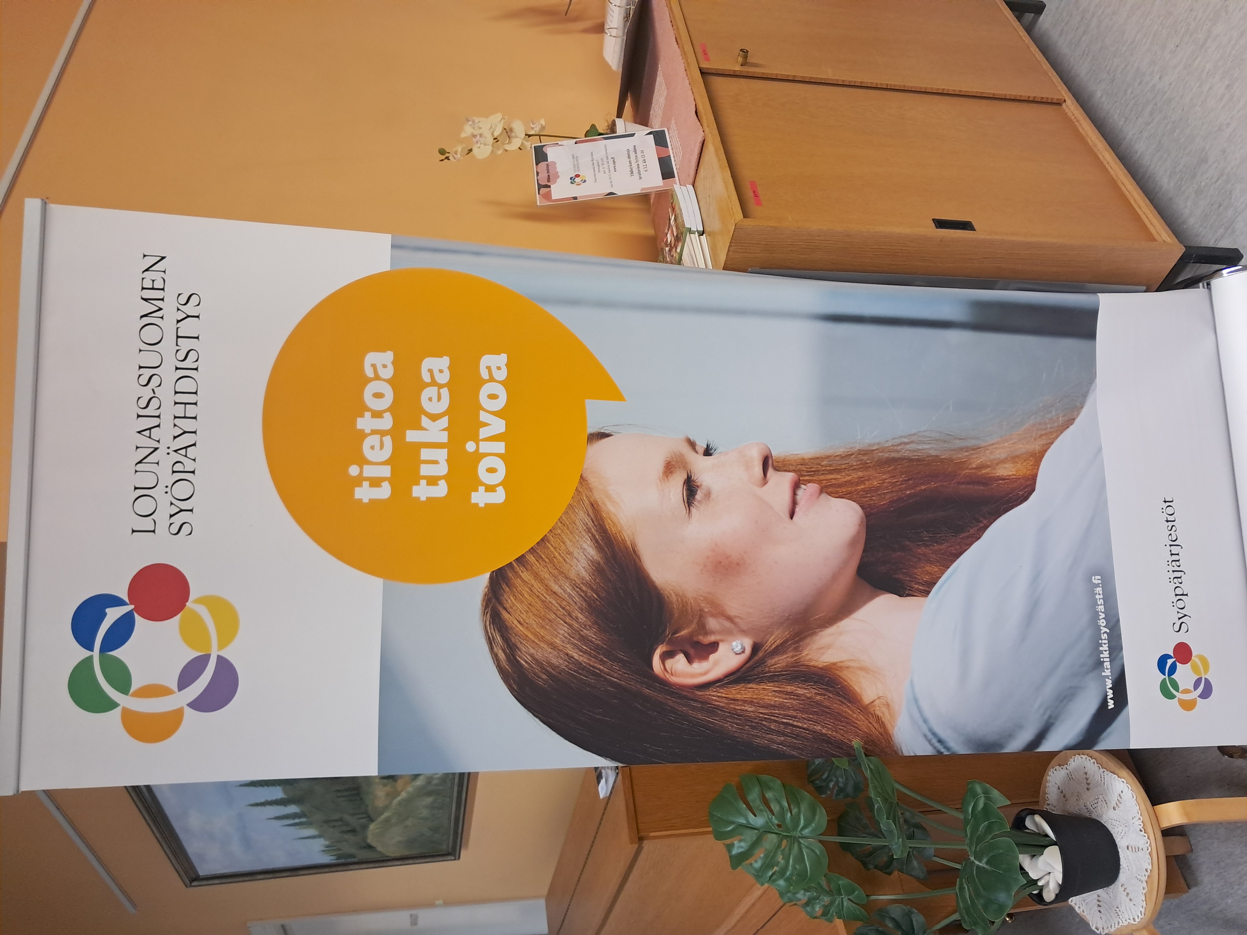 Yhdistyksen materiaaleja Sytyn aulassa. 